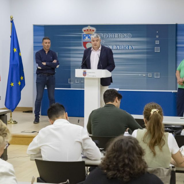 Luis Ángel Agüeros presenta una nueva edición del programa &#8216;Culturea Cantabria&#8217; con un marcado acento europeo